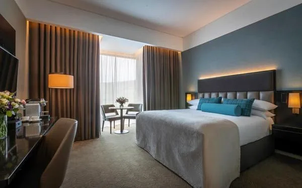 Deluxe, Double Bed, Side Sea View, Dingle Skellig 1/1