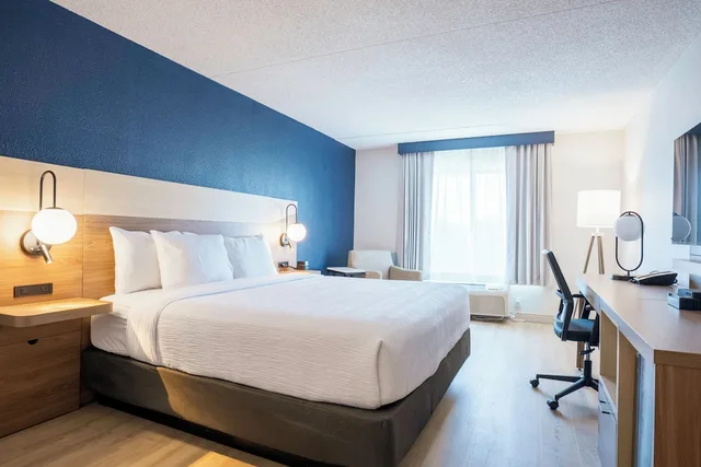غرفة بسرير كينج، La Quinta Inn & Suites by Wyndham Danbury 10/10