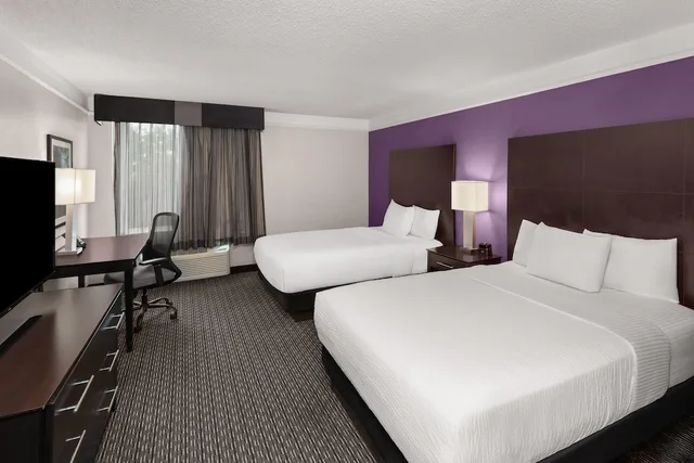 غرفة بسريرين مزدوجين، La Quinta Inn & Suites by Wyndham Austin Round Rock 4/9