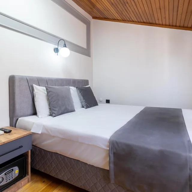غرفة اقتصادية بسرير كينج، Sur Hotel 8/10