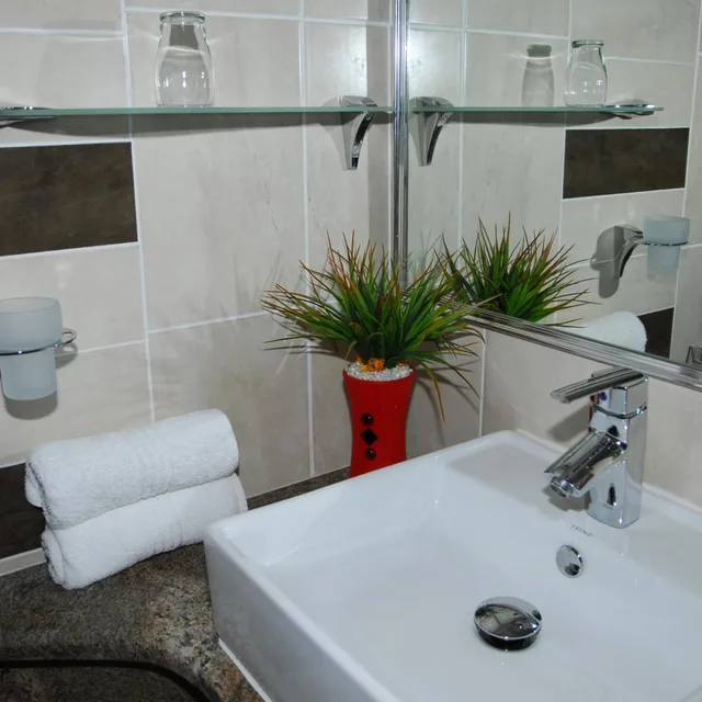 غرفة بسرير مزدوج، Bon Hotel Empangeni 9/9