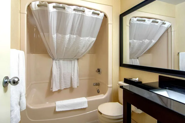 غرفة قياسية بسريرين كوين في طابق مرتفع، Comfort Inn Sault Ste Marie ON 8/8