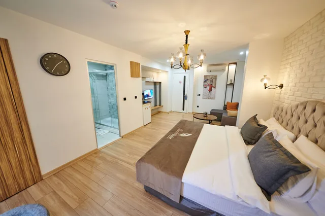 غرفة بسرير كينج 303، Hotel the Marions Suite 4/10