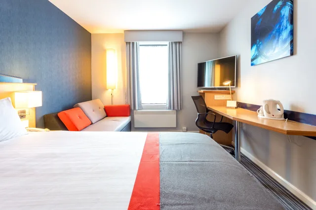 غرفة قياسية بسرير مزدوج مع أريكة، Holiday Inn Express Perth 2/10
