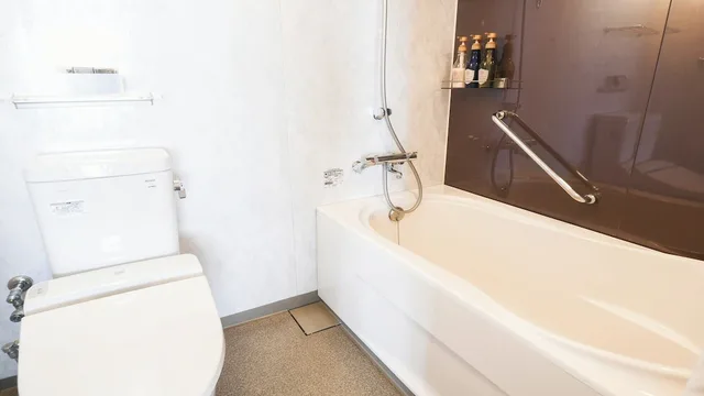 غرفة بريميير بسريرين كوين بإطلالة على البحر في المبنى الرئيسي، Vessel Hotel Campana Okinawa 4/4
