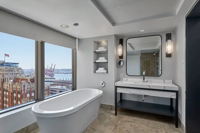 Junior Suite, King Bed, Water View، Hotel 1000 Seattle 8/8