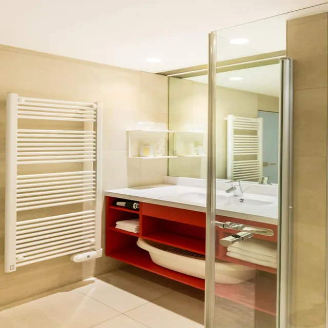 غرفة عائلية بشرفة، Thermenhotel All In Red 5/5