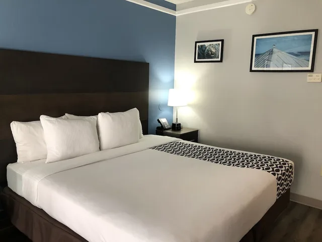 غرفة تنفيذية بسرير كينج، La Quinta by Wyndham PCB Coastal Palms 1/3