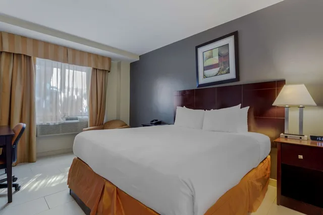 غرفة بسرير كينج، Best Western Plus Brooklyn Bay Hotel 2/7
