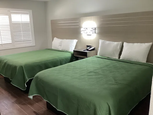 غرفة قياسية بسريرين كوين، Mayfair Inn Ontario Airport 1/10