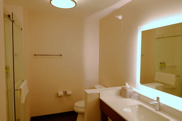 غرفة قياسية بسريرين كوين، Holiday Inn Express and Suites Onalaska - La Crosse Area 4/6