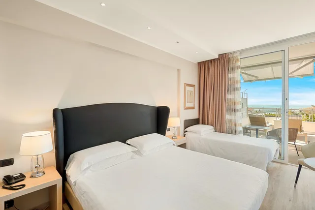 غرفة ثلاثية بشرفة، Hotel Excelsior 2/9