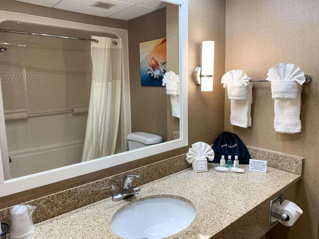Room, 2 Queen Beds, Pool View, Clarion Hotel & Conference Center Toms River 8/10