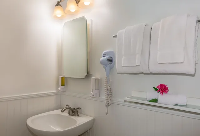 Southernmost, Deluxe, King Bed، The Southernmost Inn - Adult Only 4/5