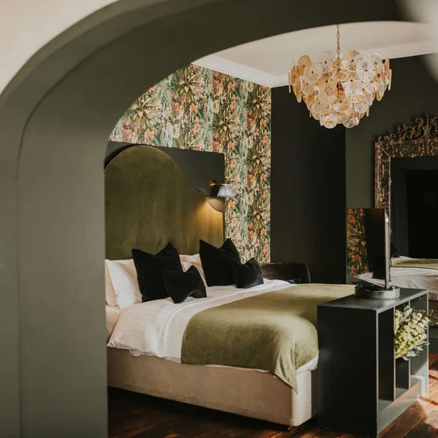جناح جونيور بسرير كينج بحوض استحمام، The Croft Hotel 5/6