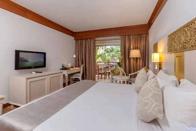 غرفة بسرير كينج بشرفة، Best Western Premier Bangtao Beach Resort & Spa 3/8