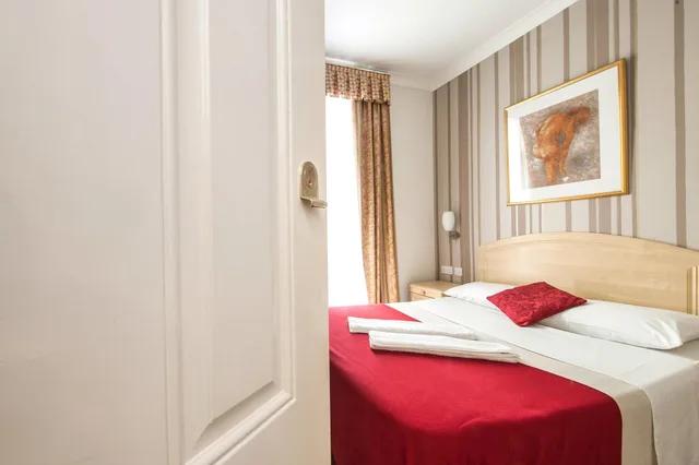 غرفة مفردة، The Fairway Hotel 2/2