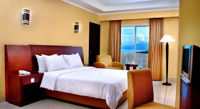 Ocean Deluxe، Aston Niu Manokwari Hotel & Conference Center 1/2