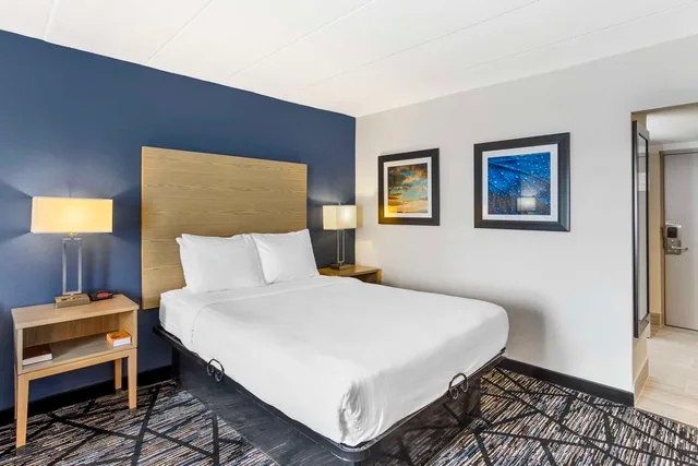 غرفة بسرير كوين مع أريكة، Best Western Westgate Inn 3/5