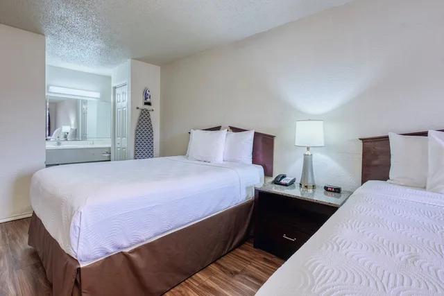 غرفة بسريرين كوين، Days Inn & Suites by Wyndham Marshall 1/4