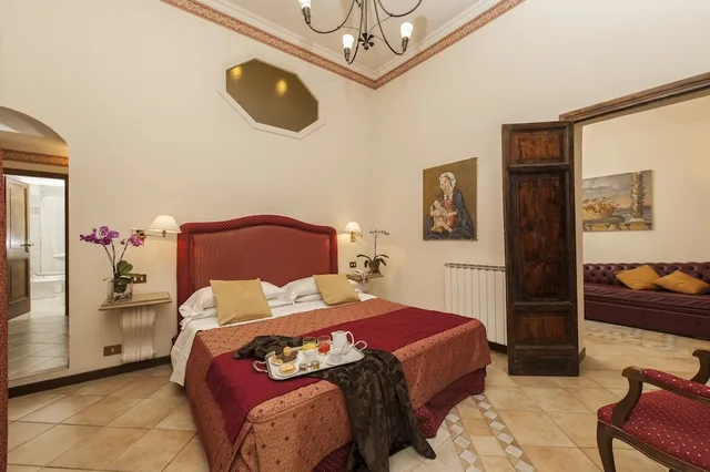 Family Suite, Queen Bed, Sofa, Annex, La Residenza del Sole al Pantheon 2/4