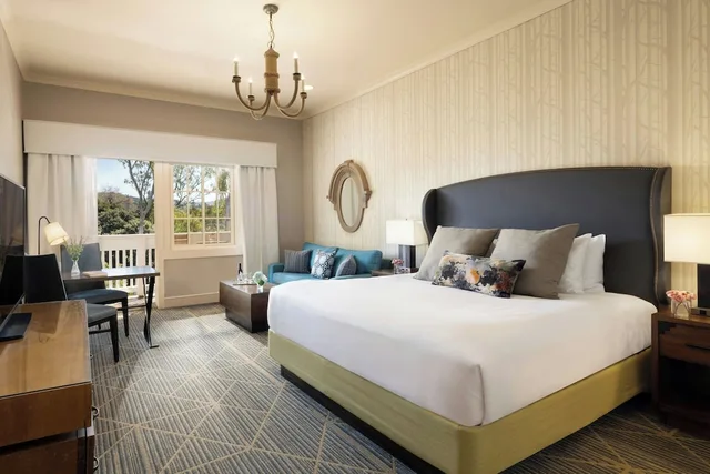 Deluxe, King Bed, River View, Sofa, Balcony, River Terrace Inn 1/2
