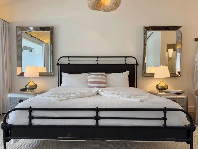 Moonlight, King Bed، The Montauk Beach House 1/5
