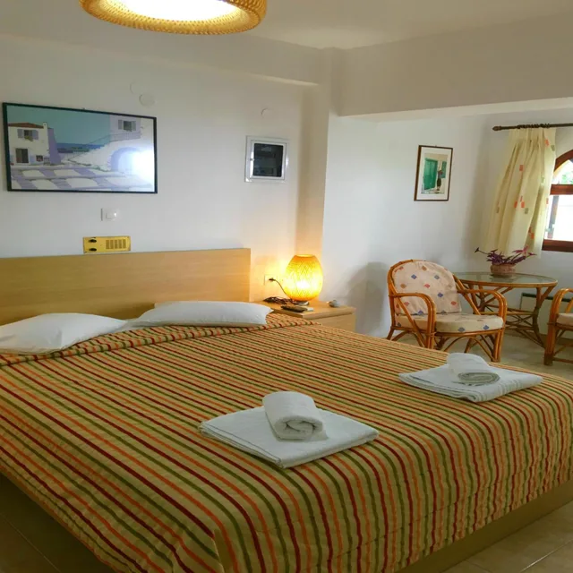 Apartment, Kastro Studios And Apartments 3/5