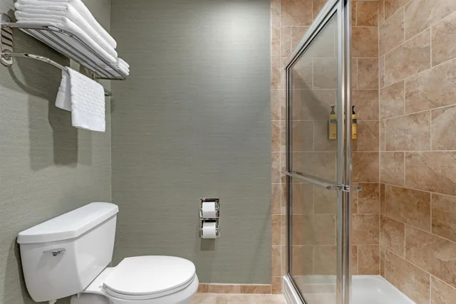 جناح بسرير كينج بغرفتين بمطبخ صغير، Best Western Plus Clocktower Inn 5/5