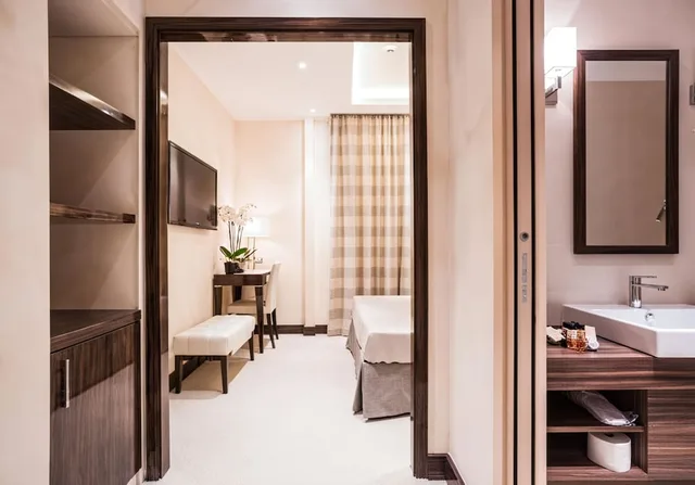 غرفة كلاسيكية بسرير كينج، MAISON CANDIA LUXURY HOUSE 5/5