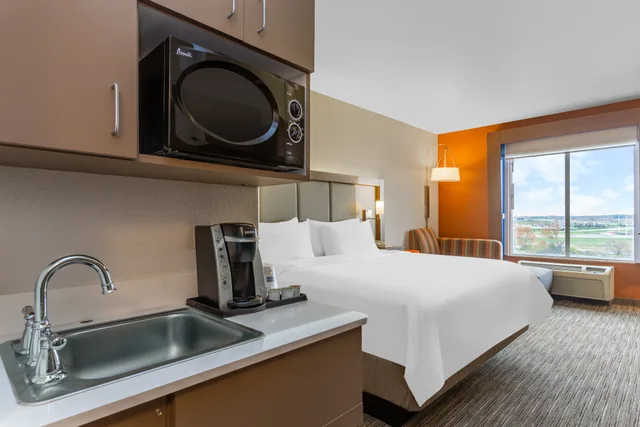 جناح بسرير كينج، Holiday Inn Express Rockford Loves Park 5/5
