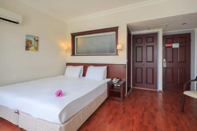غرفة قياسية بإطلالة على البحر، Ata Park Hotel 1/2