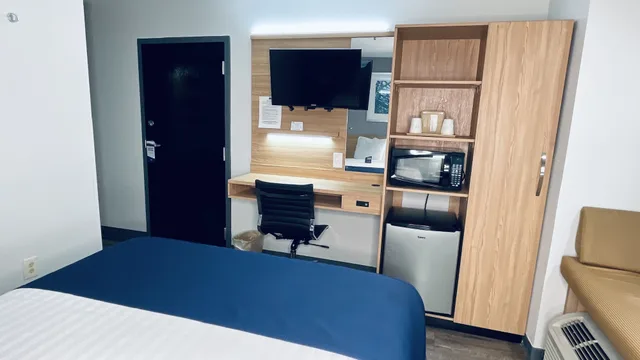 غرفة بسرير كوين، Microtel Inn Suites By Wyndham Tuscaloosa East 1/4