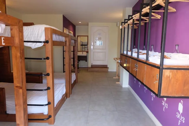 غرفة عائلية بأسرّة بطابقين بحمام خاص، Siri Poshtel Bangkok 9/10