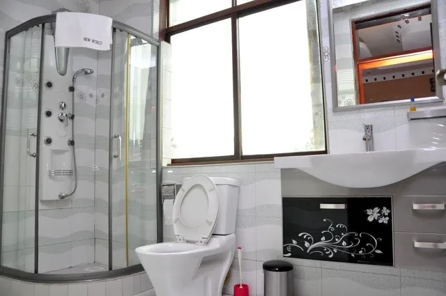 غرفة عائلية بسريرين مزدوجين، Ropani Hotel Kajjansi 2/3