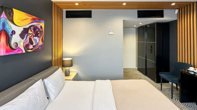 غرفة قياسية بسرير كينج، Silver 39 Boutique Hotel 1/10
