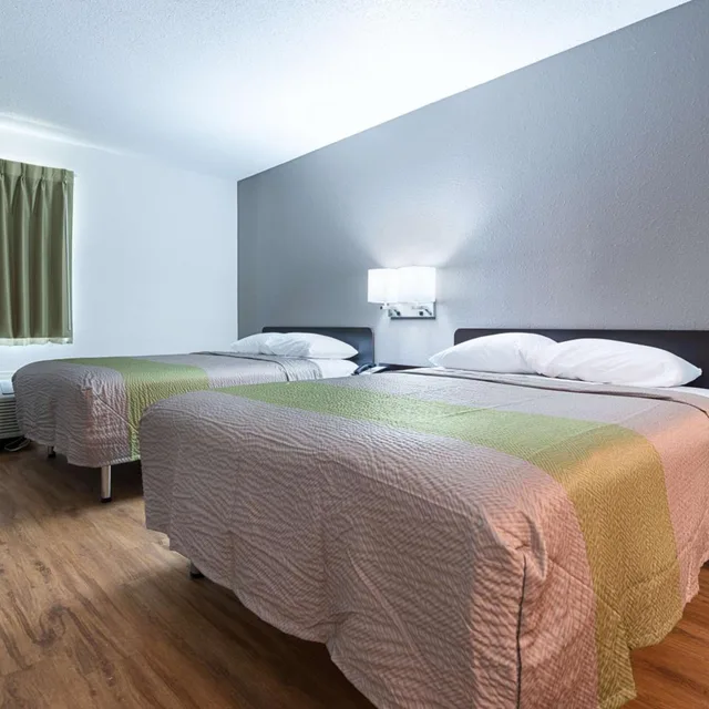 Room, 2 Queen Beds, Smoking, Motel6 New Iberia, LA 4/10