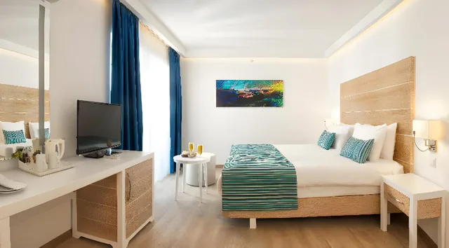 Swim Up, Queen Bed, Sofa، Garcia Resort and Spa 1/1