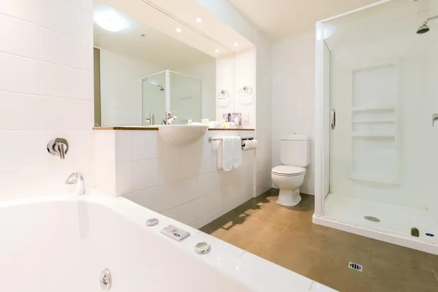 جناح جونيور بإطلالة على البحيرة بشرفة، Copthorne Hotel and Resort Queenstown Lakefront 7/7