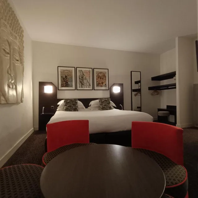 Room, Queen Bed, Accessible, Hotel Voltaire Opera Nantes 1/1
