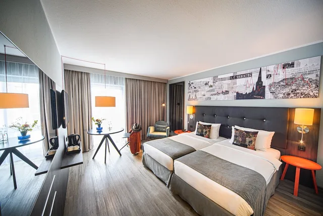 Specialty, Twin Beds، Holiday Inn Luebeck 1/4