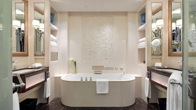 River, Deluxe, King Bed، The Peninsula Shanghai 4/5