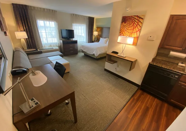 جناح استوديو بسرير كوين، Staybridge Suites Great Falls 3/3