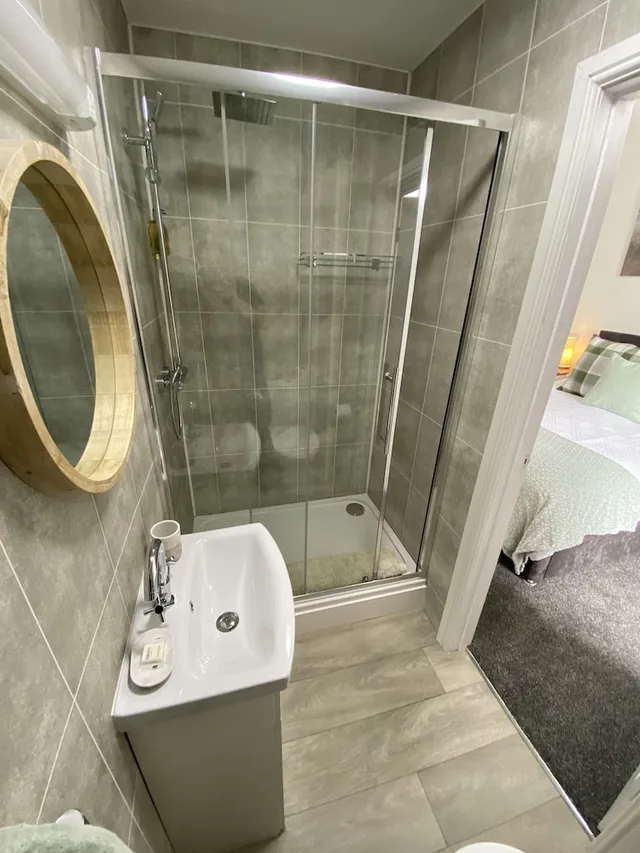 Deluxe, King Bed, Coach Guest House 7/7