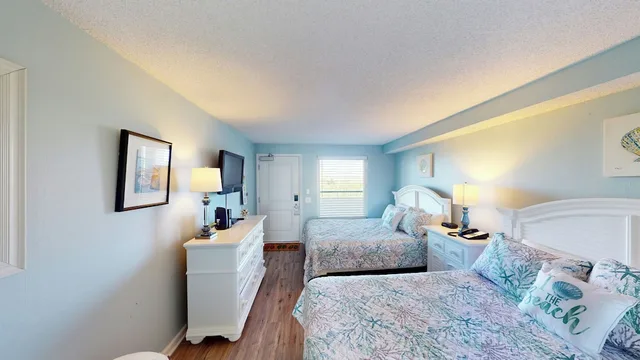 Bridge Water, Suite, 2 Double Beds, Ocean Front, Litchfield Beach Golf Resort 1/3