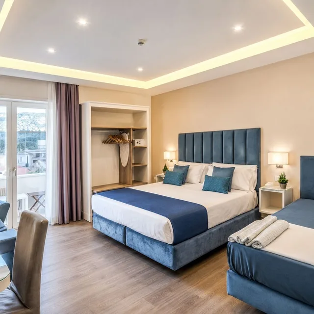 غرفة جونيور بسرير كوين وسرير فردي بإطلالة على الحديقة، Sorrento City Hotel 4/7