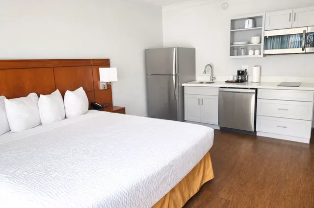 غرفة بسرير كوين لذوي الإعاقة، Hawthorn by Wyndham Dallas Love Field Airport 1/2