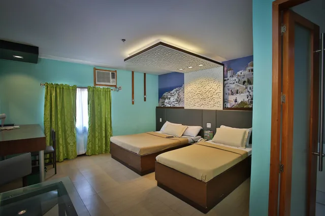 Euro Suite 2, Queen Beds، Eurotel Las Pinas 8/10