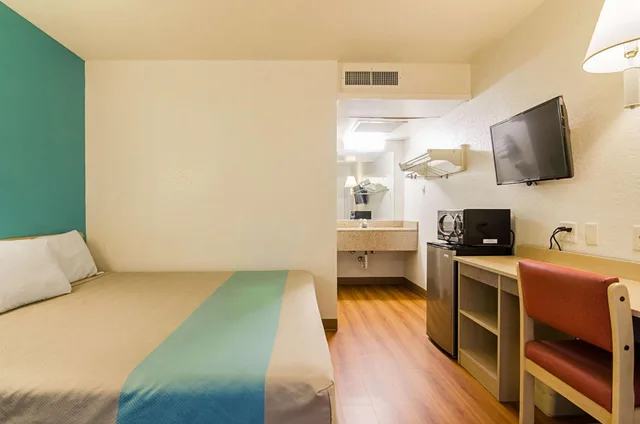 غرفة بسرير كينج، Motel6 Mitchell, SD 2/9