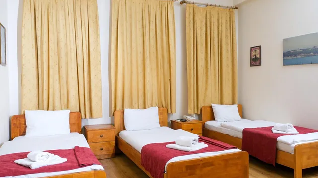 غرفة ثلاثية بثلاثة أسرّة، Istanbul Irish Hotel 1/1